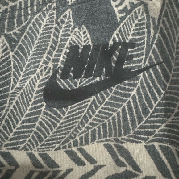 Nike Womens Size Medium Leaf Print Pull On Elastic Waist Crop Leggings - Picture 2 of 4